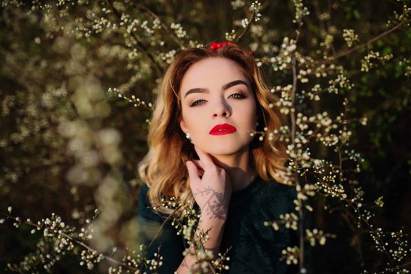 What Are the Best Faux Fur Scarf Options for Adding Luxury to Your Winter Office Outfit?