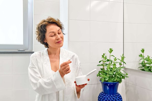 What's the Best Approach to Hydration for Athletes Competing in Desert Ultra-Marathons?